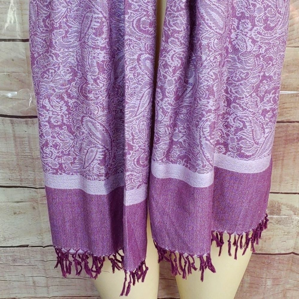 Stunning scarf ! - Picture 3 of 8